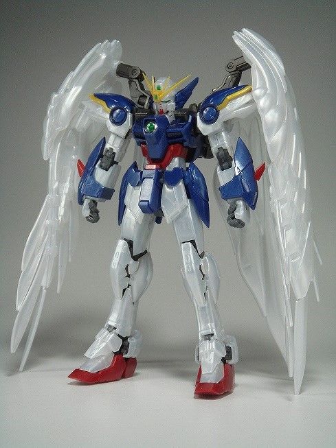Gundam 1/144 Wing Gundam Zero personnalisé